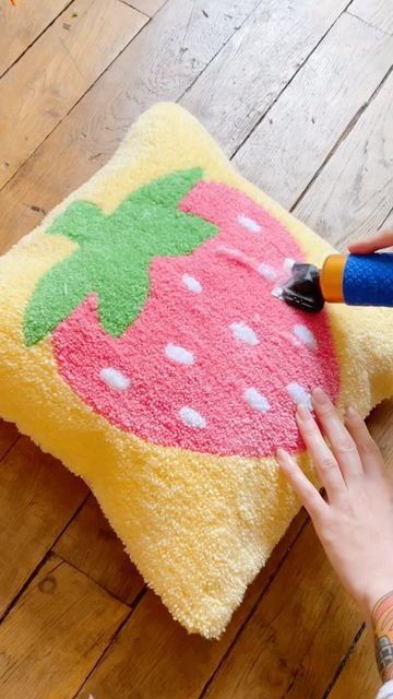 Tufted Pillow Workshop